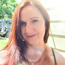 Valerie Eason's Instagram, Twitter & Facebook