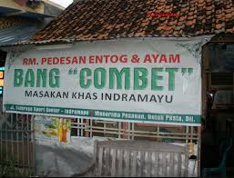 Dengan kuah hitam pekat kaya akan bumbu super pedas. Pedesan Entog Khas Indramayu Makanan Lezat Dan Sangat Murah Kaki Lima Street Food