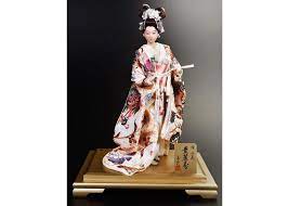 Japanese geisha dolls made in japan. 8 Of The Most Exquisite Traditional Japanese Dolls