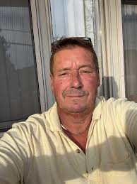 6 months sober today! The changes physically and emotionally have been  incredible. One day at a time❤️‍🩹