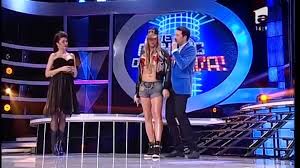 Ne asteapta din nou transformari celebre si mai noi decat ce am putut vedea pana acum, te cunosc de undeva sezonul 14 deschide cea mai impresionanta editie din noua distributie plina de evenimente placute si nu doar atat, dincolo de fiecare deghizare. Te Cunosc De Undeva Sezon 7 Episodul 1