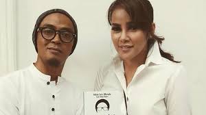 25,679 likes · 42 talking about this. Olla Ramlan Mengaku Fans Berat Evie Effendie Si Ustaz Gaul Tapi Sholeh Ini Pun Berikan Doa Halaman All Tribunnews Com