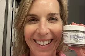 Whitening & Remineralizing Tooth Powder