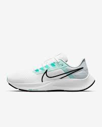 Look great while you're logging miles with airy colors and sleek styling. Nike Air Zoom Pegasus 38 Women S Running Shoe Nike Lu