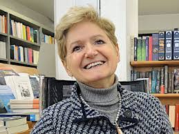 Nicole Bolla's Instagram, Twitter & Facebook