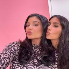 Here are kylie jenner's top 10 most popular instagram posts of 2018 — but which got the most likes? Kylie Jenner And Kim Kardashian Look More Alike Than Ever In Instagram Snap