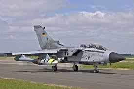 Die intensität des tornado wurde noch nicht genau ermittelt und erfolgt in den nächsten tagen. Panavia Tornado Ecr 46 46 Am 17 05 2011 In Cambrai Epinoy Frankreich Flugzeug Bild De