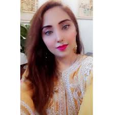 Aleena Gillani's Instagram, Twitter & Facebook