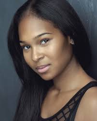 Nadine Mills's Instagram, Twitter & Facebook