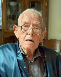 Dennis Quattlebaum's Instagram, Twitter & Facebook