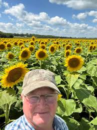 SUNFLOWER UPDATE Great evening to be here!! Sunset will be awesome!