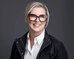 Aimee Oldenburg's Instagram, Twitter & Facebook