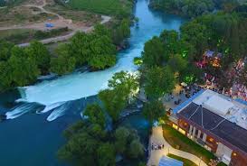 Antalya'nın simgelerinden biri olmayı başarmış ve birçok yeşilçam filminde de dekor olarak kullanılmış manavgat şelalesi'ne ait birbirinden güzel. Manavgat Selalesi Antalya Turkey City Guide Turkiye Sehir Rehberi