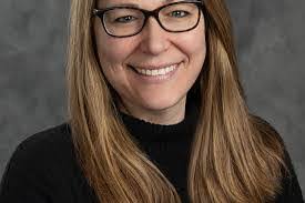 Elizabeth Martinson's Instagram, Twitter & Facebook