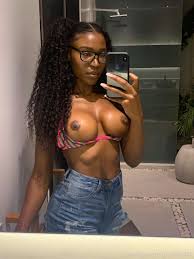 erotic :: 18+ :: amateur ero :: breasts :: ebony :: Morgan Dawson ::  onlyfans :: girl wearing glasses - JoyReactor