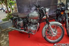 The variant classic 350 gunmetal grey, a 346 cc cc, 1 cylinder gasoline engine fires 19.8 hp hp of power and 28 nm torque. Royal Enfield Classic 350 Gunmetal Grey And Classic 500 Stealth Black Introduced Autobics