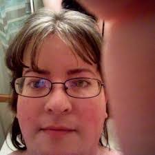 Heidi Schuetz's Instagram, Twitter & Facebook