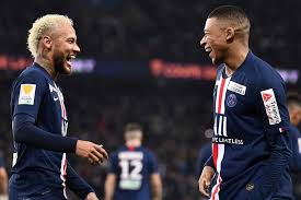 The full 2017/2018 psg squad including latest psg player roster numbers, videos, players stats and pictures of the squads. Worn Psg Game Jerseys Up For Grabs At Vestiaire Collective