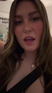 bella waller (@bella.wallerr)