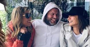 The brotherly solidarity between demet özdemir and volkan özdemir ! Family Secrets Of Demet Ozdemir