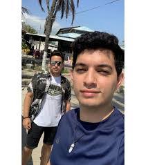 Robert Bolivar's Instagram, Twitter & Facebook