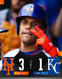 JUAN SOTO conectó jonrón de dos carreras y los Mets de Nueva York vencieron  3-1 a los Reales de Kansas City este sábado. Fue el cuadrangular 23 para el  dominicano y llegó