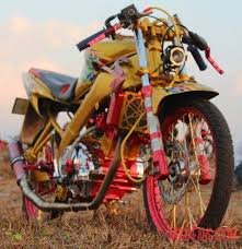 Inspirasi gambar modif motor via modifmotorvixion2017.blogspot.com. Vixion Modif Jari Jari Warna Kuning Velg Merah Vegafans Com
