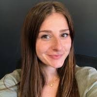 Emma Hirsch's Instagram, Twitter & Facebook