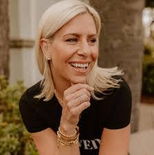 Donna Bastarache's Instagram, Twitter & Facebook