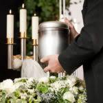 Denn dies ist lediglich innerhalb einer frist von sechs wochen ab kenntnis der erbschaft möglich (bei auslandsbezug sechs monate). Testamentseroffnung Ablauf Kosten Wichtige Fristen