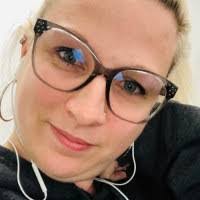 Melanie Dufour's Instagram, Twitter & Facebook