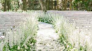 Daffodil is another predominantly spring flower. 20 All White Wedding Flower Ideas