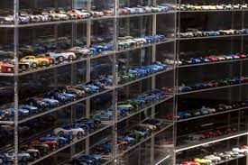 vitrines des miniatures au 1 43ieme collection aco c dominique breugnot model cars collection hot wheels display diecast cars display