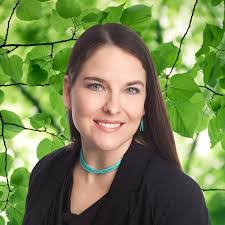 Elizabeth Beddow's Instagram, Twitter & Facebook