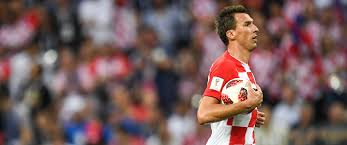 This is his non rare gold card. Fifa 21 Mandzukic Diverso Dal Solito L Immagine Fa Discutere