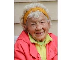 Sarah Arrowood's Instagram, Twitter & Facebook