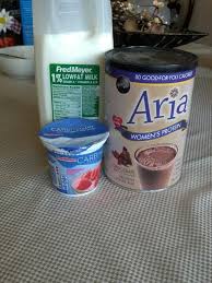Best Diet Smoothie 1 Carton Raspberry Carb Smart Yogurt From Kroger 1 Cup Milk 2 Scoops Chocol Chocolate Protein Powder Chocolate Protein Shakes Protein Mix