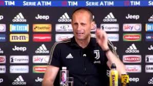 In arrivo un altro centrocampista per allegri nel frattempo arriva una importante novità per tutti i tifosi bianconeri… leggi. Youtube Juventus Allegri Cambia Look Eccolo Rasato A Zero In Conferenza Stampa