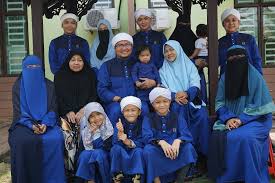 It is all right to have dreams as long as it's for the good and fulfill them with your ambitions and effort. Jafri Abu Bakar Mahmoodi Salam Aidilfitri Dari Hj Jafri Abu Bakar Mahmoodi Sekeluarga Facebook