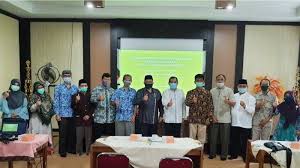 Studi kasus pada bank syariah di indonesia , yang dimana pada saat auditor sedang mengaudit laporan keuangan bank syariah tersebut yang merupakan cabang dari bank konvensional, auditor telah menemukan bahwa bank syariah tersebut telah melakukan pembiayaan/pendanaan kepada sebuah koperasi umum yaitu koperasi. Pengabdian Kepada Masyarakat Penguatan Koperasi Syariah Al Murabby Melalui Digitalisasi Bisnis Tribun Jabar