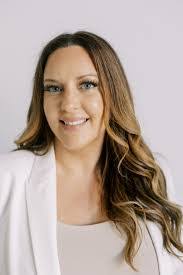 Madeline Moon's Instagram, Twitter & Facebook