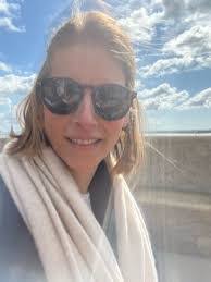 Elena Lott's Instagram, Twitter & Facebook