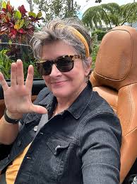 Introduction of a semi-retired woman living