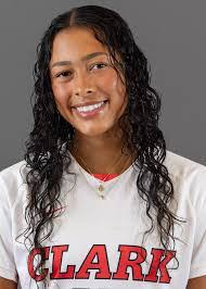 Andrea Mortimer's Instagram, Twitter & Facebook