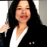 Kelly Roos's Instagram, Twitter & Facebook