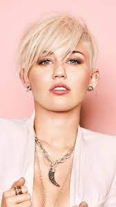 Who could forget when she cut her long brunette tresses, her signature hairstyle during her disney days, into a platinum blonde crop. Miley Cyrus Short Hair Blonde Singer 2018 Wallpaper Miley Cyrus Short Hair Miley Cyrus Hair Short Hair Styles