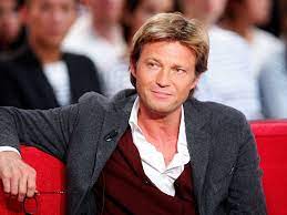Y a moyen qu'on me gif ça ? Laurent Delahousse La Biographie De Laurent Delahousse Avec Gala Fr