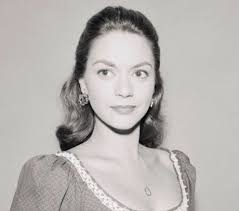 Anne Navarro's Instagram, Twitter & Facebook