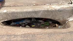 Alagamento causa prejuízos no Jardim Dona Benta em Suzano