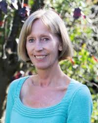 Diana Pringle's Instagram, Twitter & Facebook